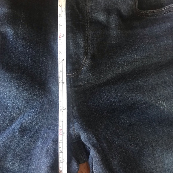 AG Adriano Goldschmied The Prima jeans. Mid-rise waist. Size 27R - Picture 11 of 14